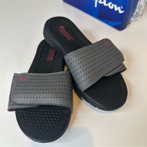 NWT Champion Kids Skid resistant slippers size 13